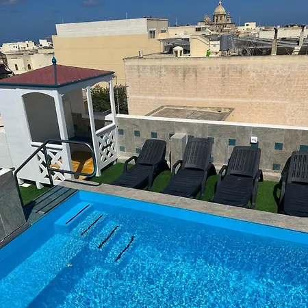 לינה וארוחת בוקר Twenty9th 4*