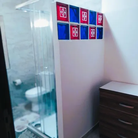 לינה וארוחת בוקר Twenty9th נדור