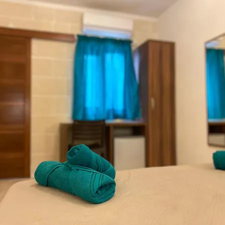 לינה וארוחת בוקר Twenty9th 4*