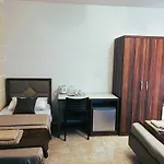 Twenty9th Couette-café 4*